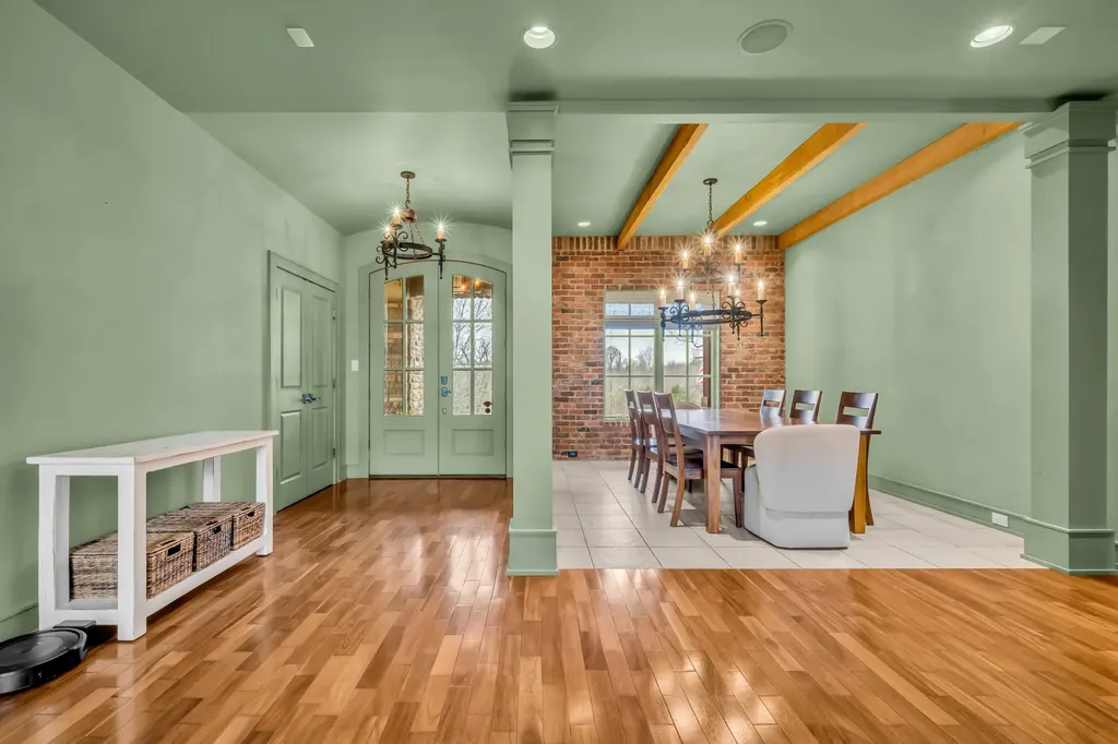 2080 Nashville Highway Columbia TN 38401