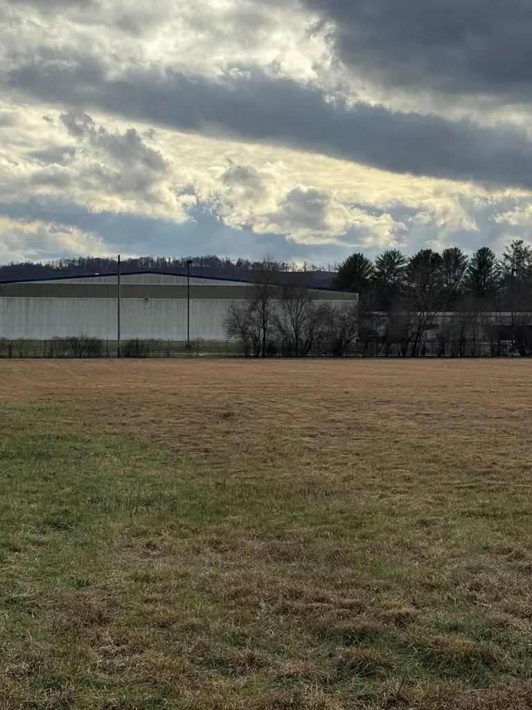 0 North Grundy Quarles Highway Gainesboro TN 38562