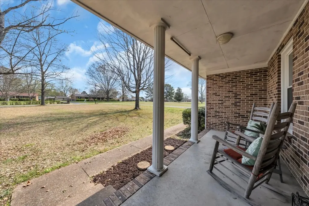 203 Twelve Oaks Road Tullahoma TN 37388