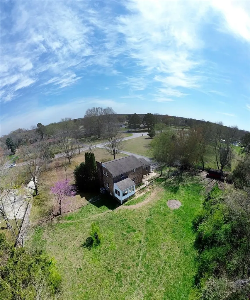 203 Twelve Oaks Road Tullahoma TN 37388