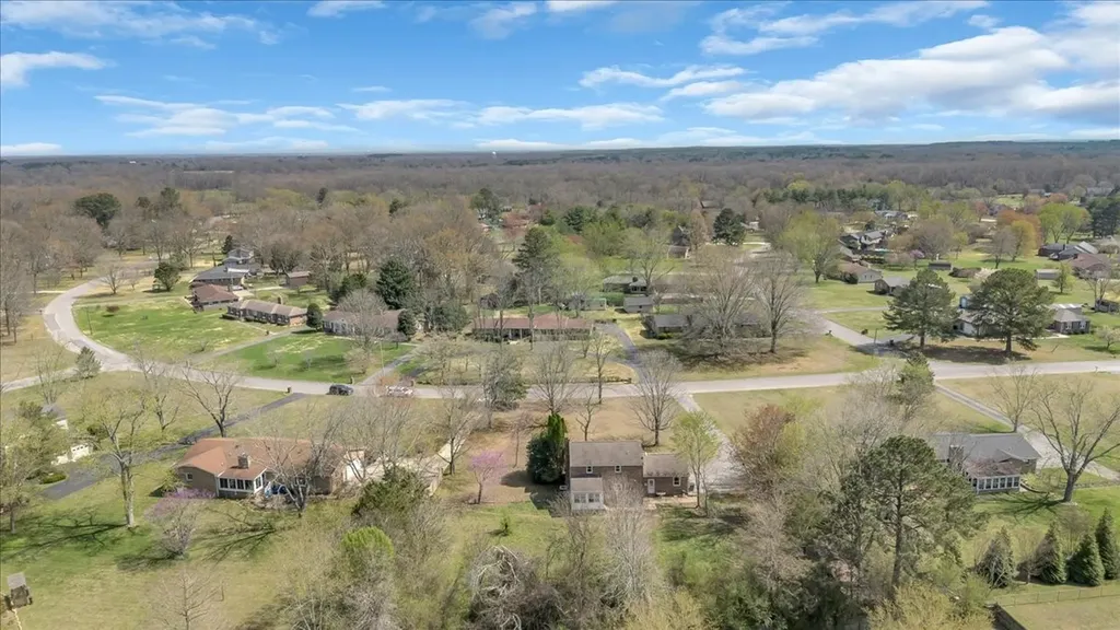 203 Twelve Oaks Road Tullahoma TN 37388