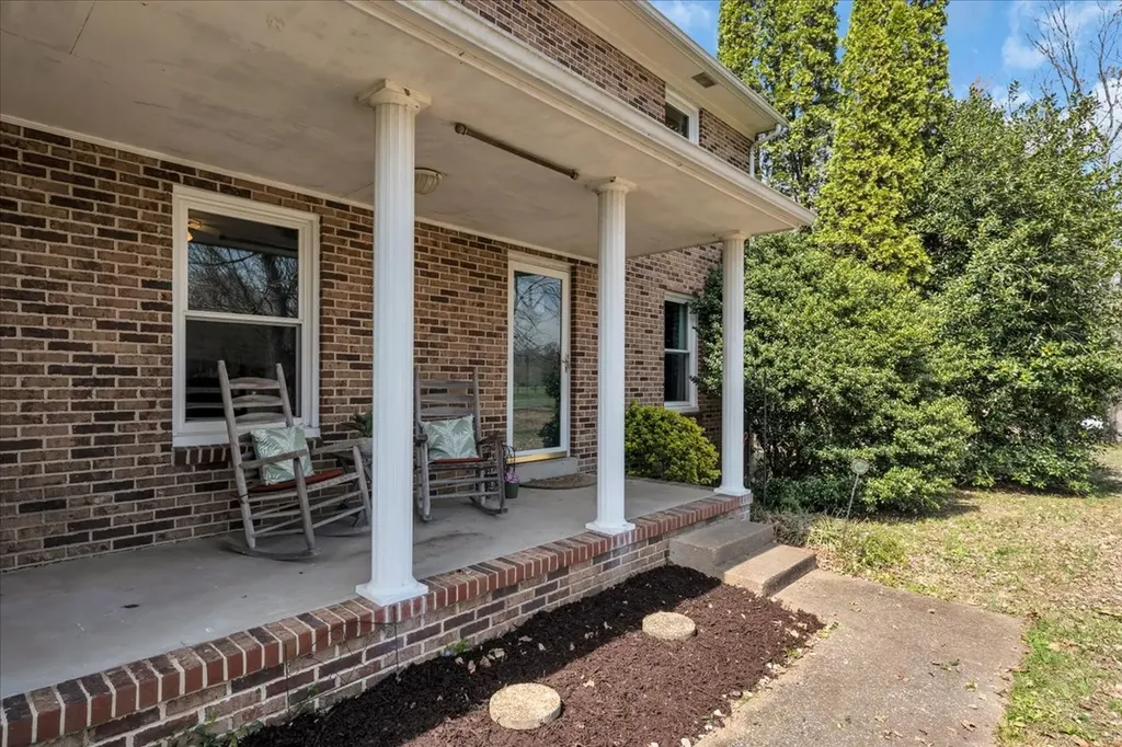 203 Twelve Oaks Road Tullahoma TN 37388