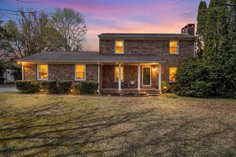 203 Twelve Oaks Road Tullahoma TN 37388