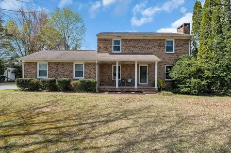 203 Twelve Oaks Road Tullahoma TN 37388