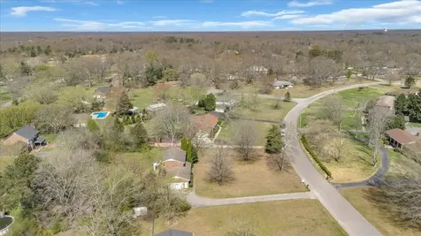 203 Twelve Oaks Road Tullahoma TN 37388