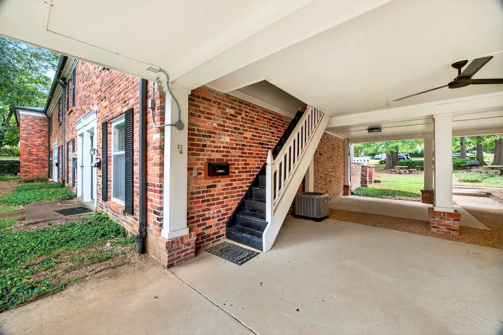 5025 Hillsboro Pike Nashville TN 37215