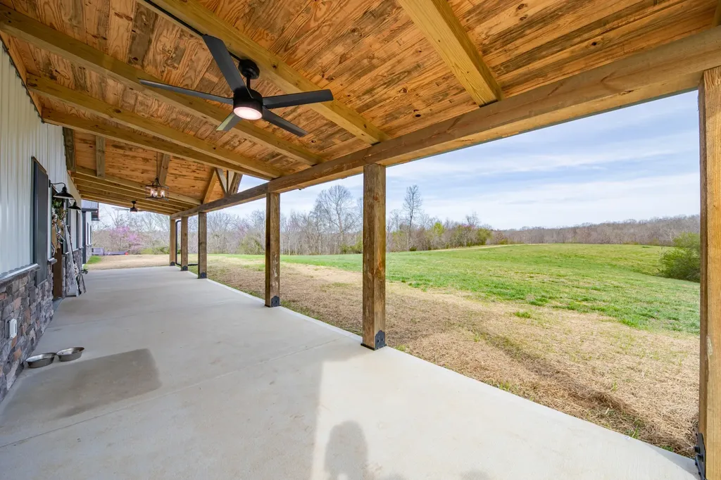 321 Old Sr 48 Centerville TN 37033