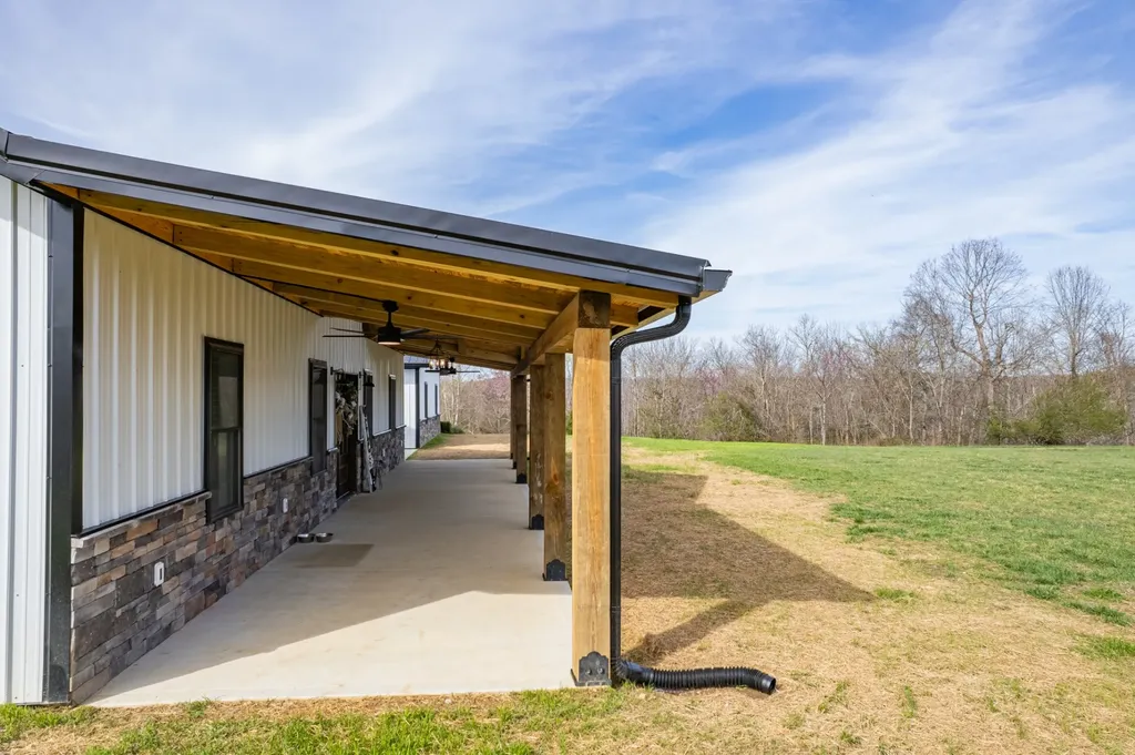 321 Old Sr 48 Centerville TN 37033