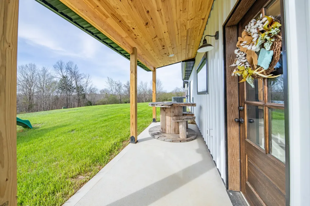 321 Old Sr 48 Centerville TN 37033