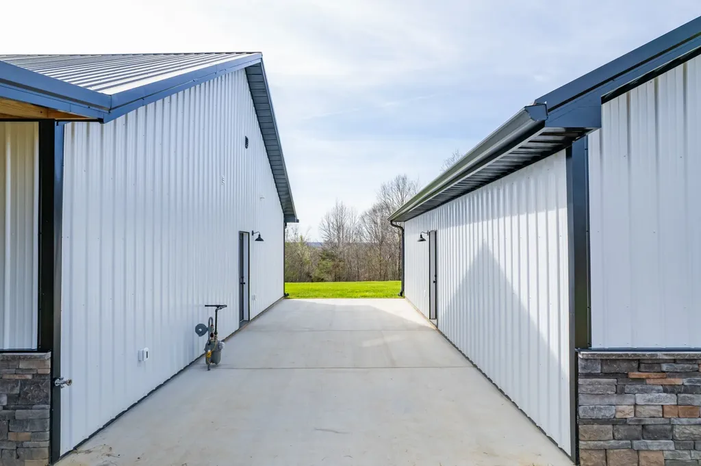 321 Old Sr 48 Centerville TN 37033