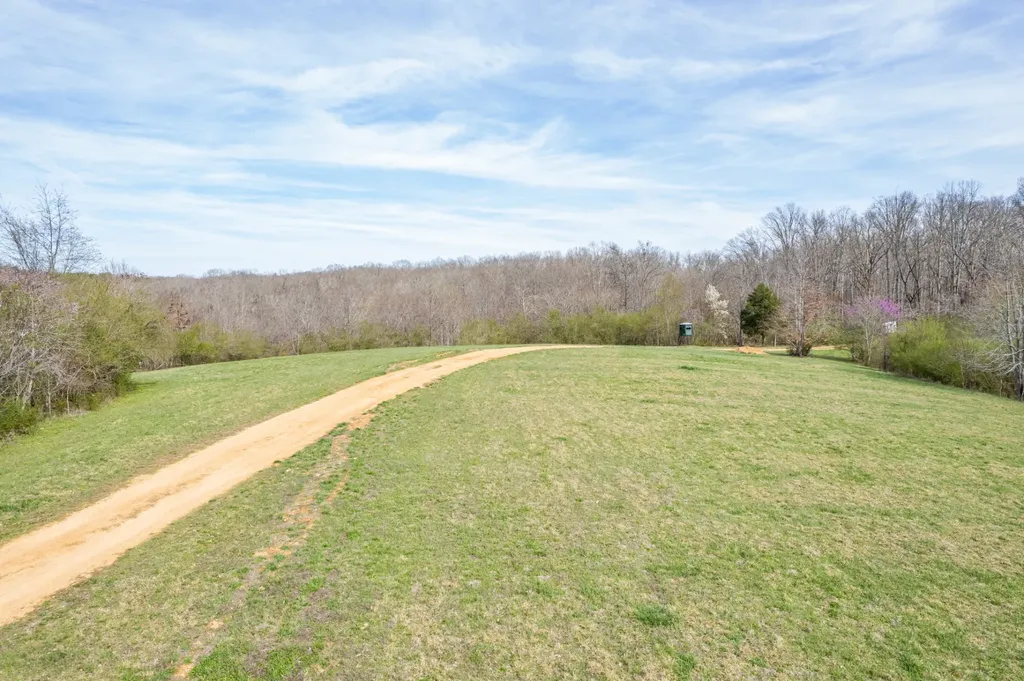 321 Old Sr 48 Centerville TN 37033