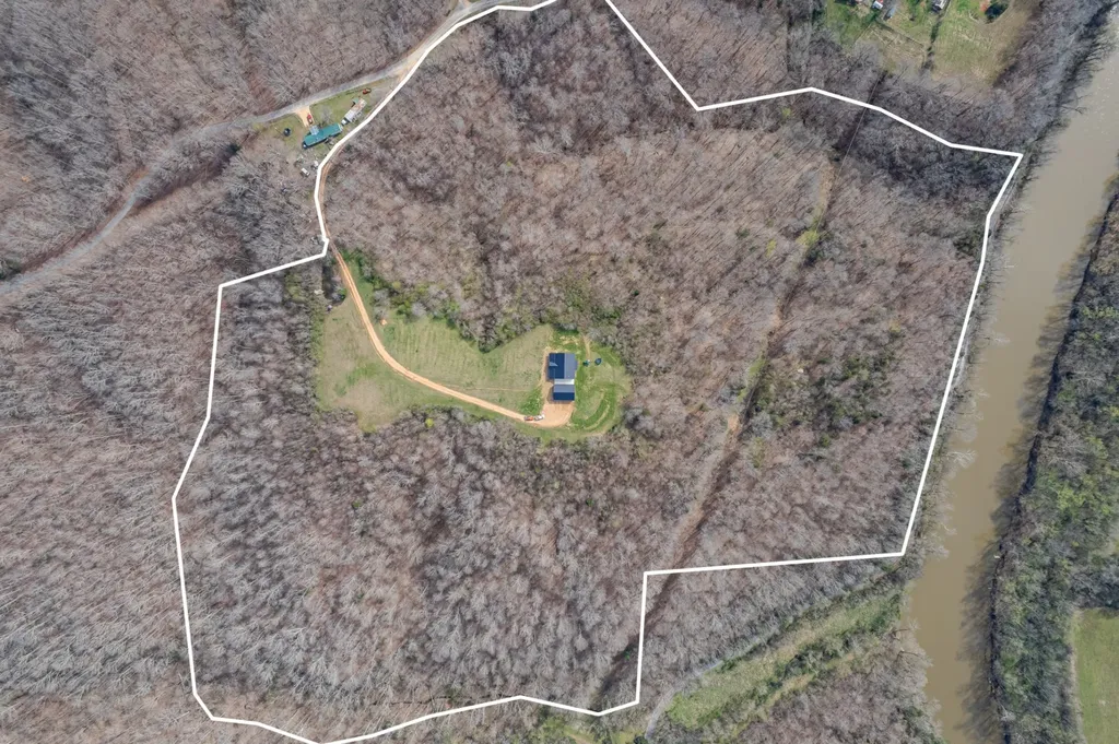 321 Old Sr 48 Centerville TN 37033