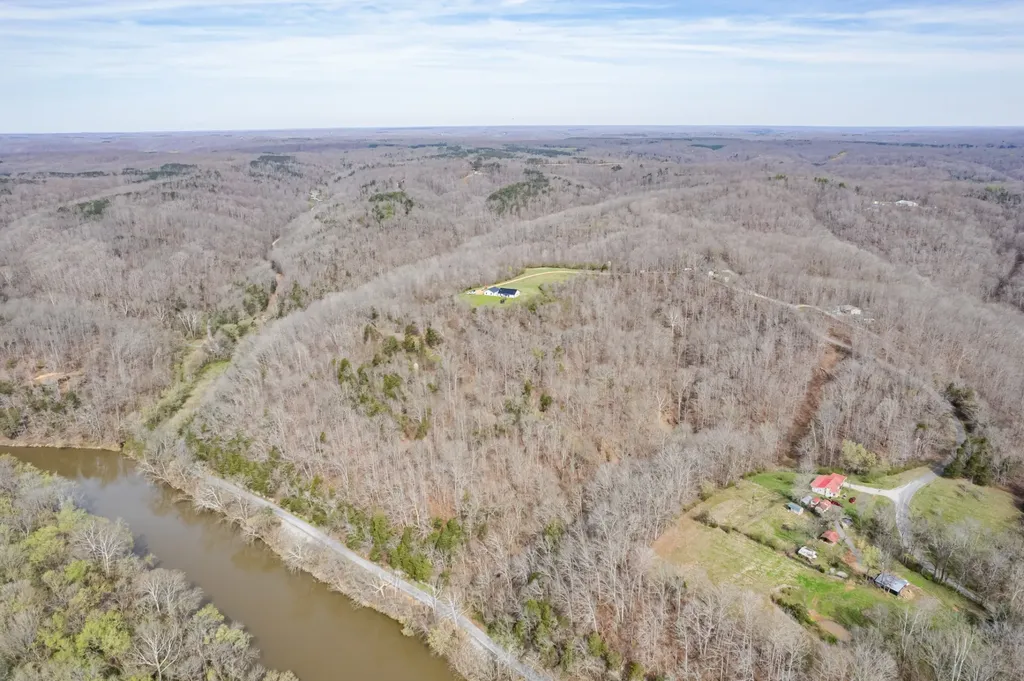 321 Old Sr 48 Centerville TN 37033