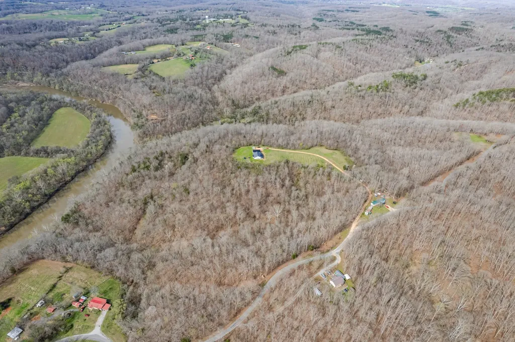 321 Old Sr 48 Centerville TN 37033