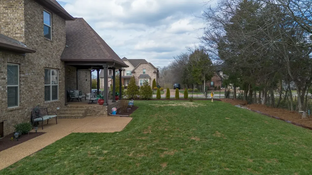901 Larkspur Lane Lebanon TN 37087