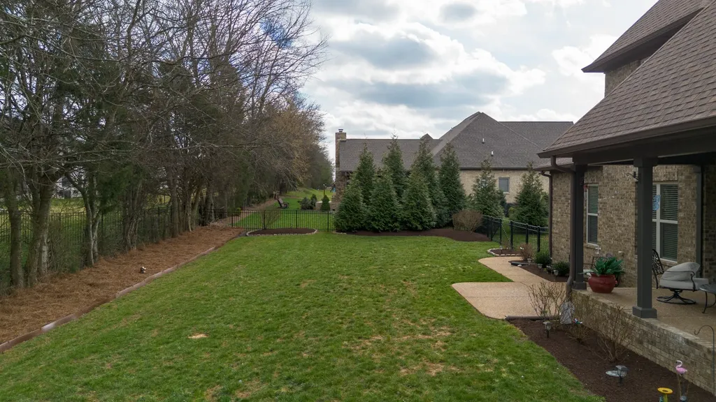 901 Larkspur Lane Lebanon TN 37087