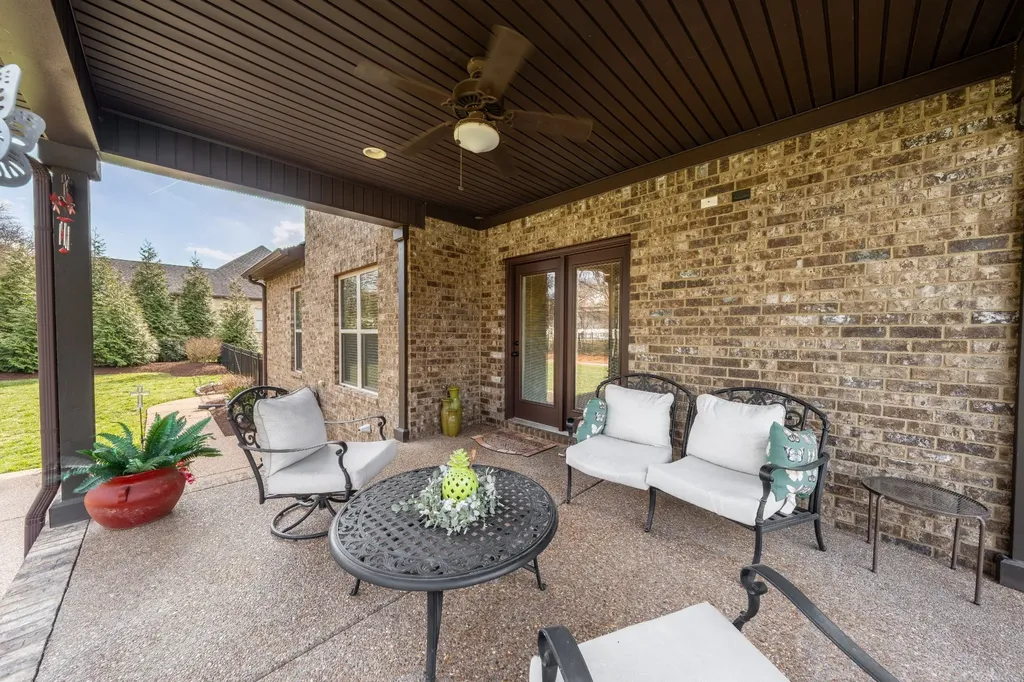 901 Larkspur Lane Lebanon TN 37087