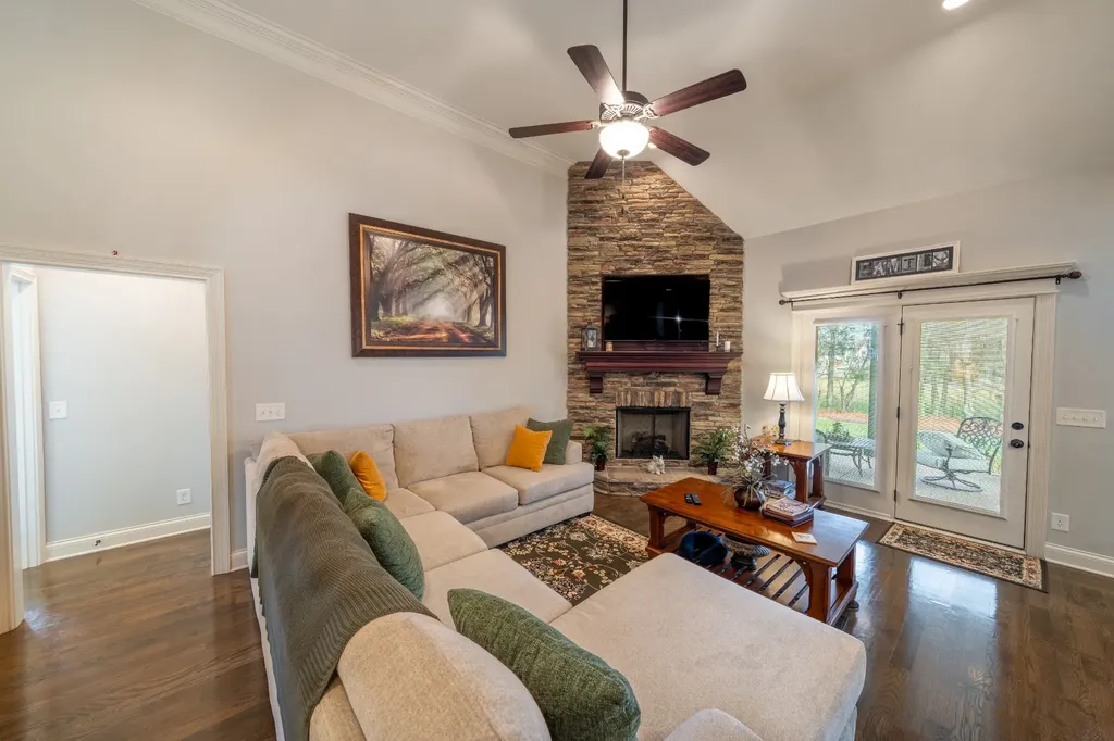 901 Larkspur Lane Lebanon TN 37087
