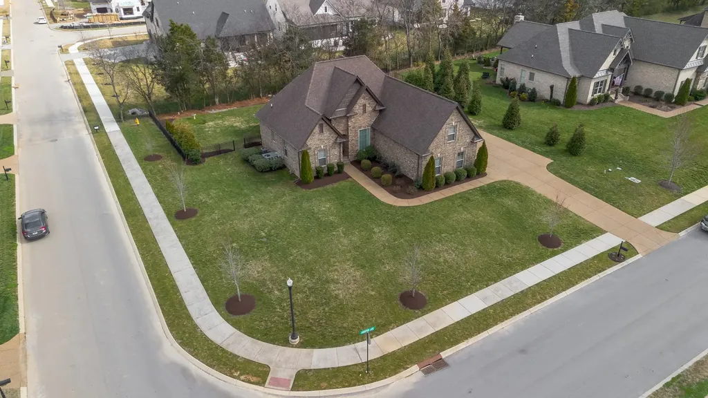 901 Larkspur Lane Lebanon TN 37087