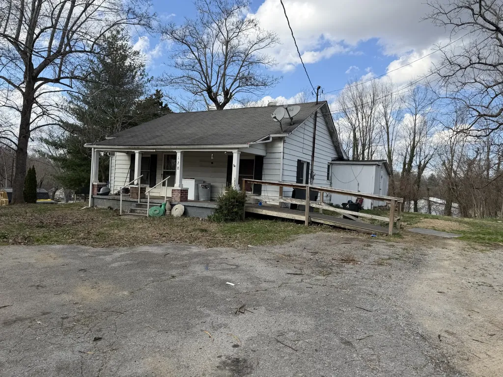 128 W Shellsford Road Mcminnville TN 37110