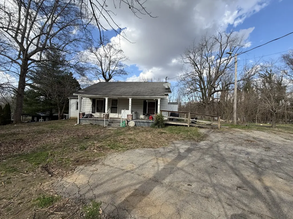 128 W Shellsford Road Mcminnville TN 37110