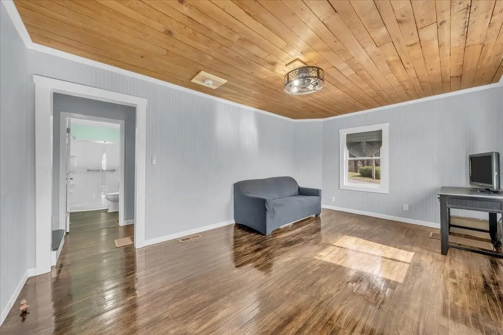 27 Church Street Spencer TN 38585