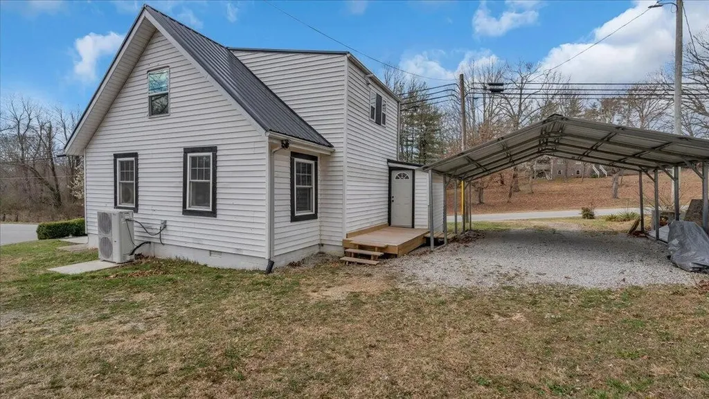 27 Church Street Spencer TN 38585