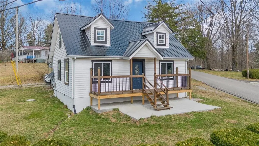 27 Church Street Spencer TN 38585