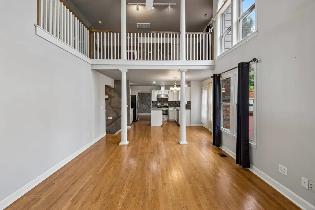 2213 S Ashford Court Nashville TN 37214