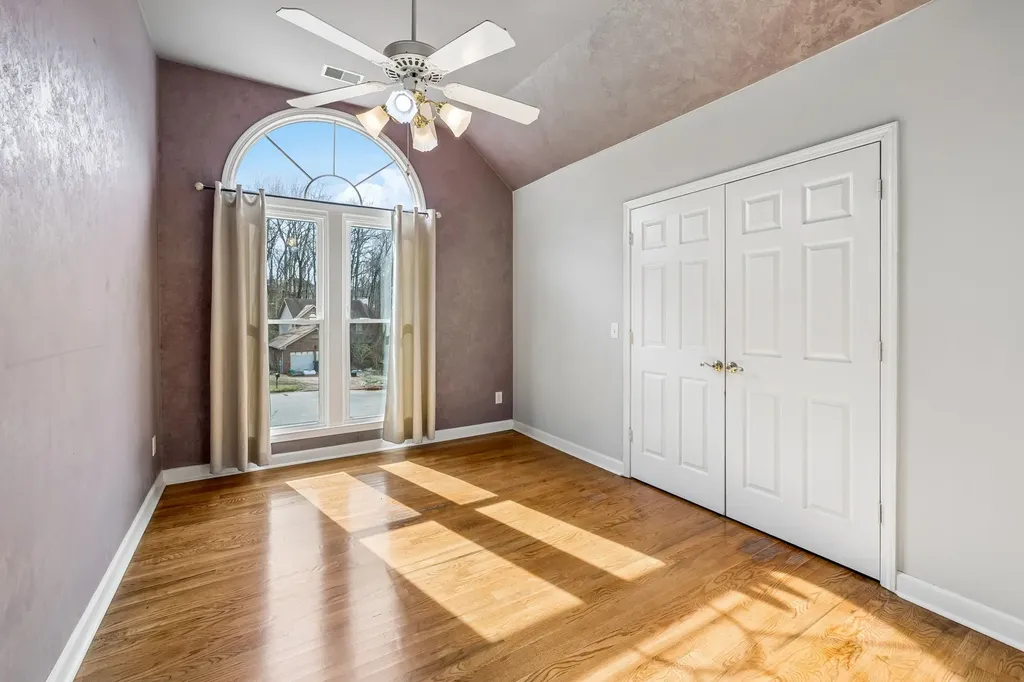 2213 S Ashford Court Nashville TN 37214