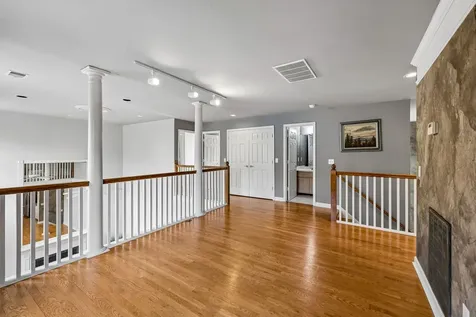 2213 S Ashford Court Nashville TN 37214