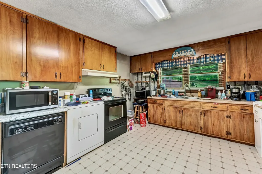 123 Sexton Lane Clinton TN 37716