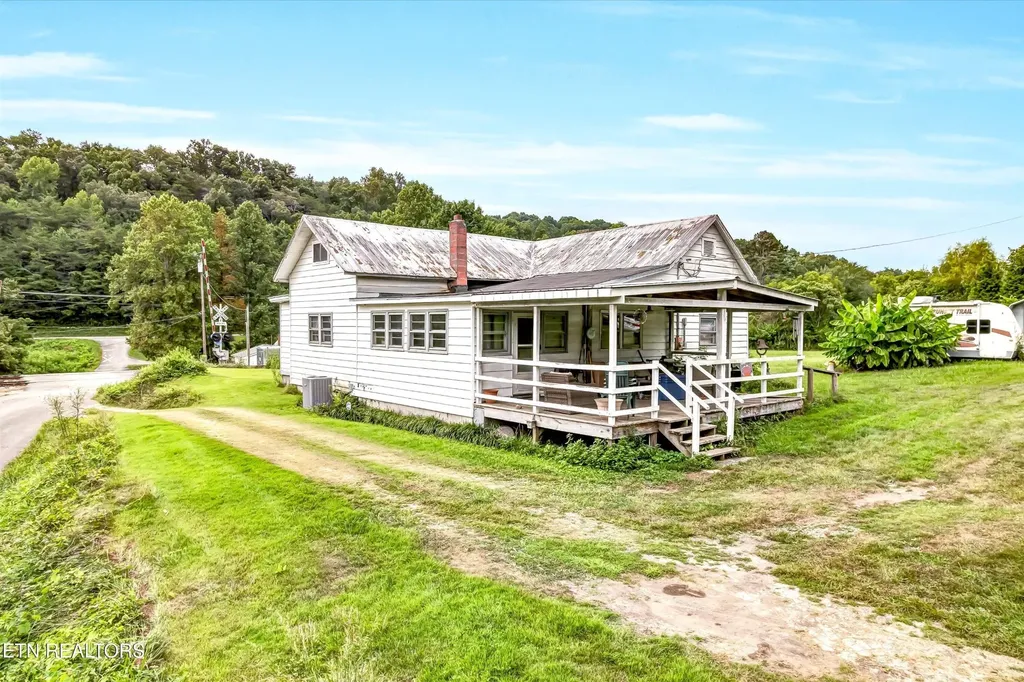 123 Sexton Lane Clinton TN 37716