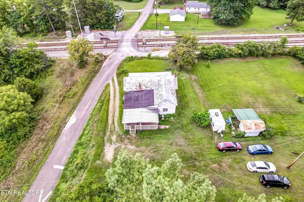 123 Sexton Lane Clinton TN 37716
