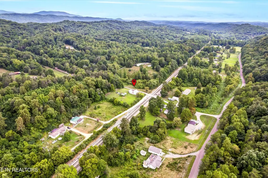 123 Sexton Lane Clinton TN 37716
