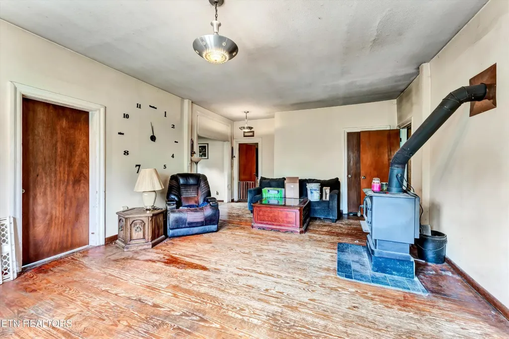 123 Sexton Lane Clinton TN 37716