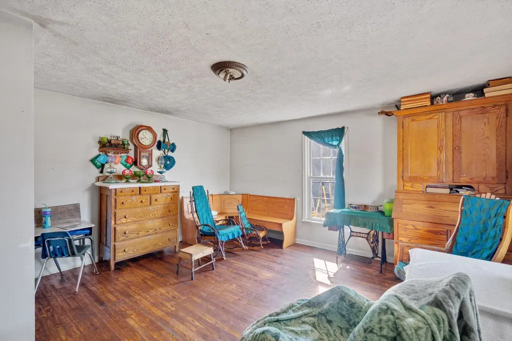 448 Holder Branch Lane Hartsville TN 37074