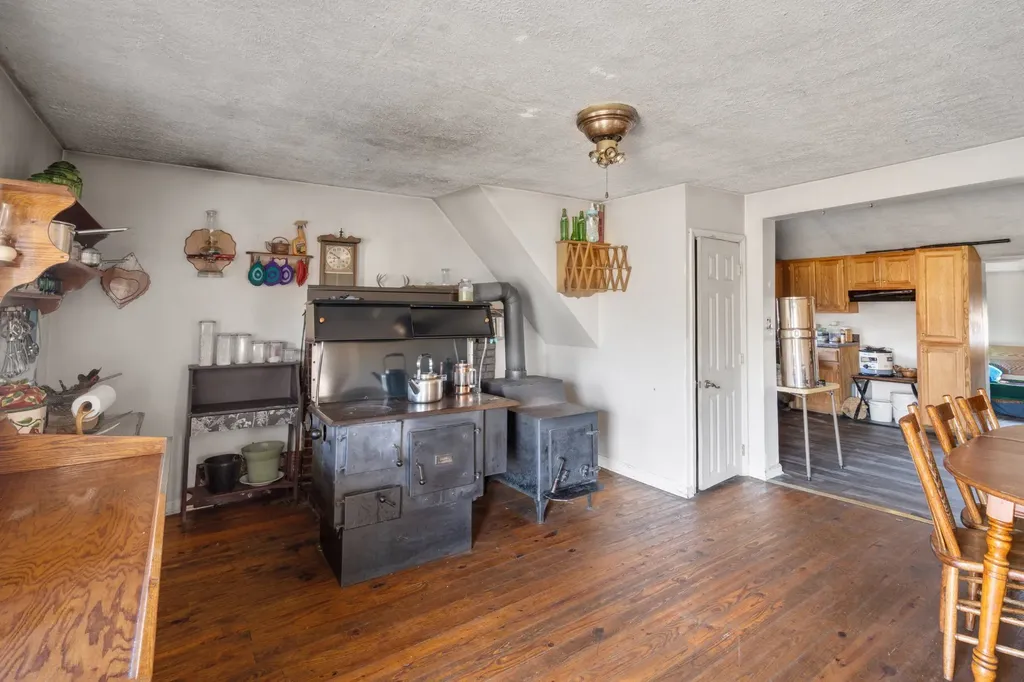448 Holder Branch Lane Hartsville TN 37074