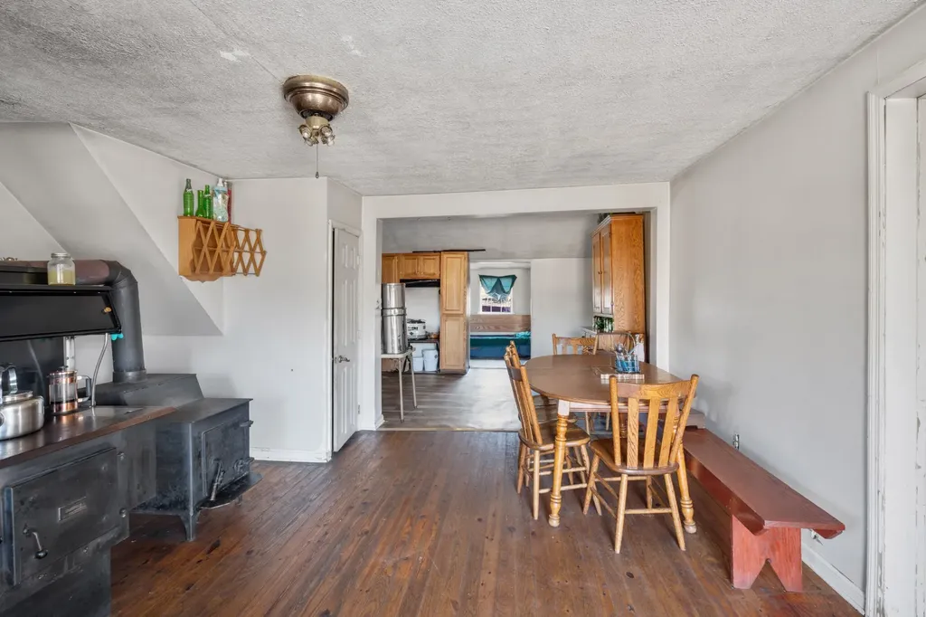 448 Holder Branch Lane Hartsville TN 37074