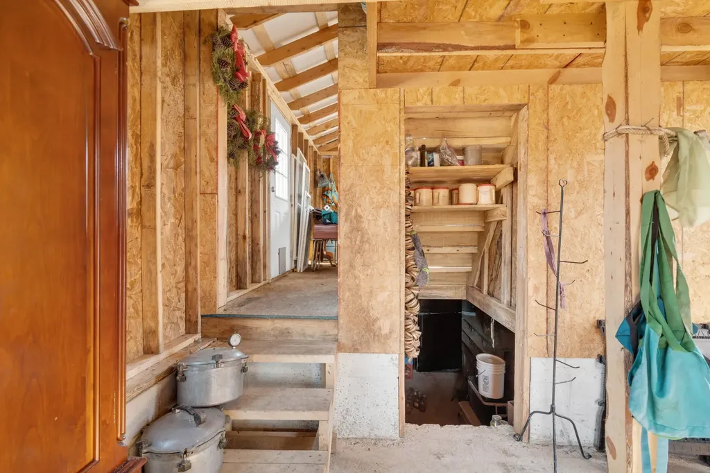448 Holder Branch Lane Hartsville TN 37074