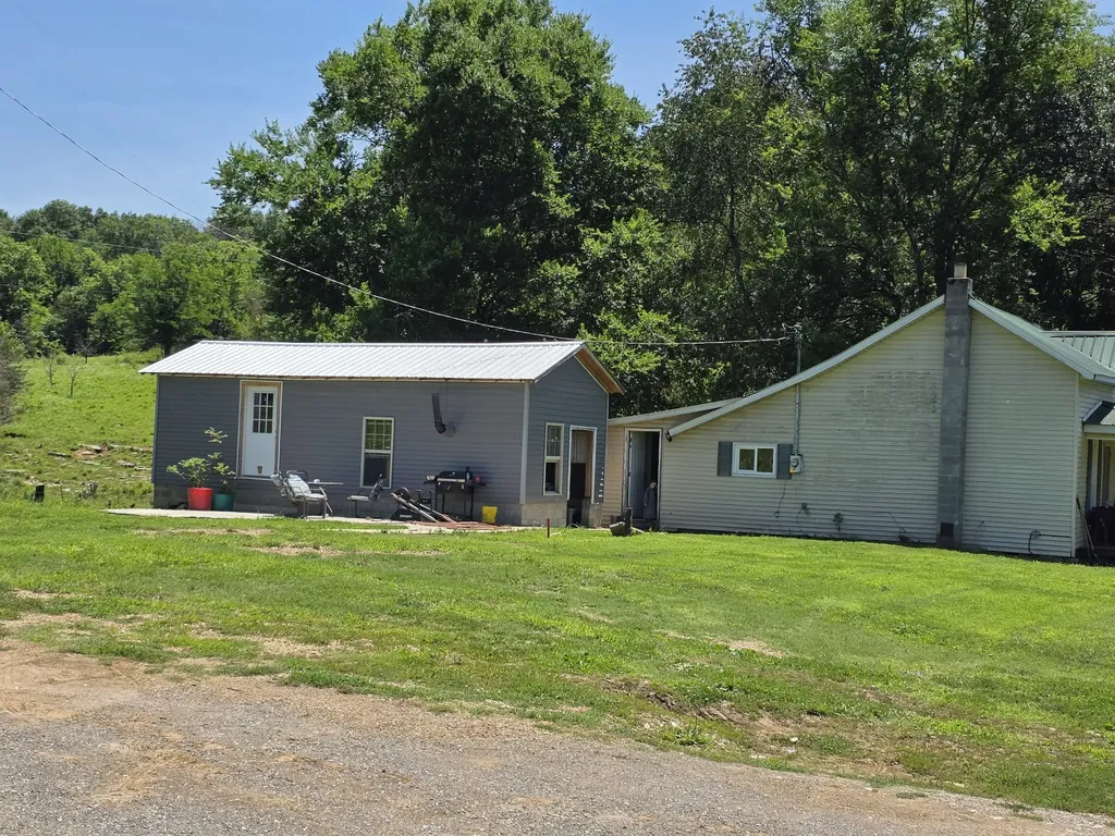 448 Holder Branch Lane Hartsville TN 37074