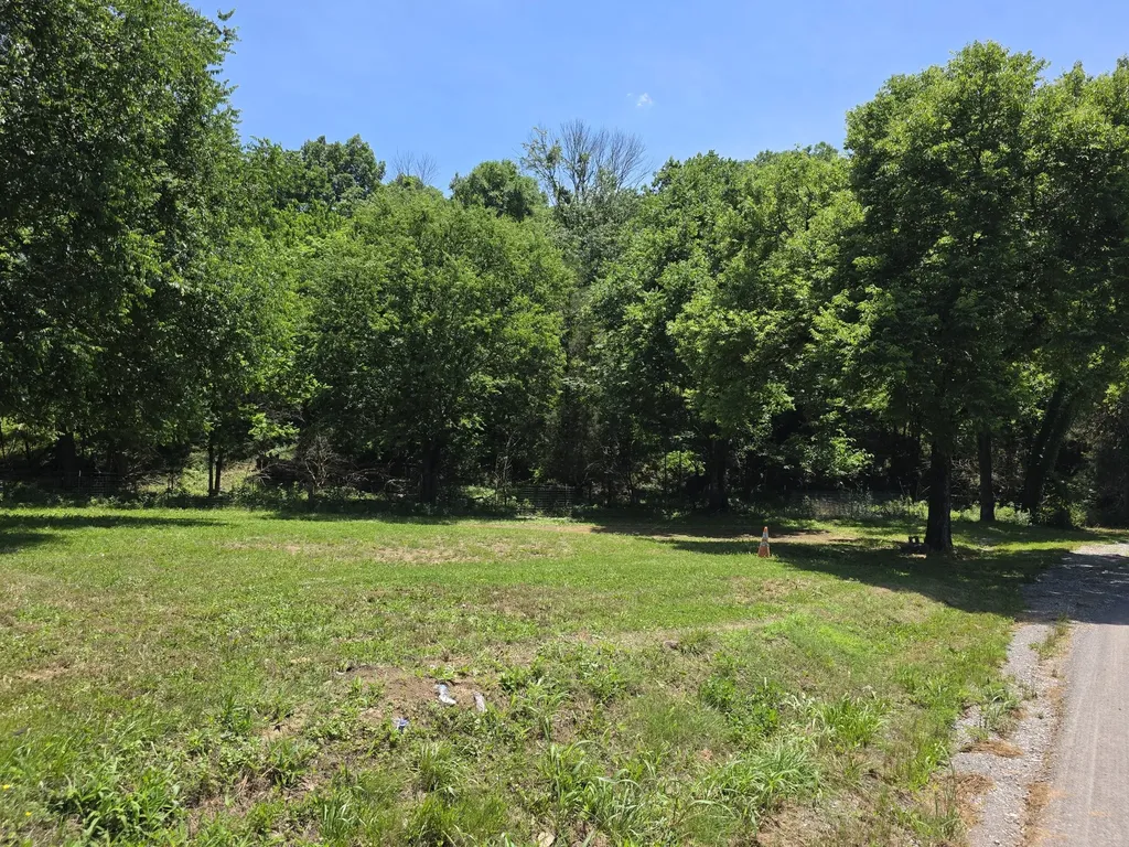 448 Holder Branch Lane Hartsville TN 37074