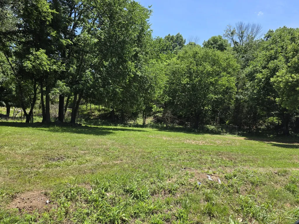 448 Holder Branch Lane Hartsville TN 37074
