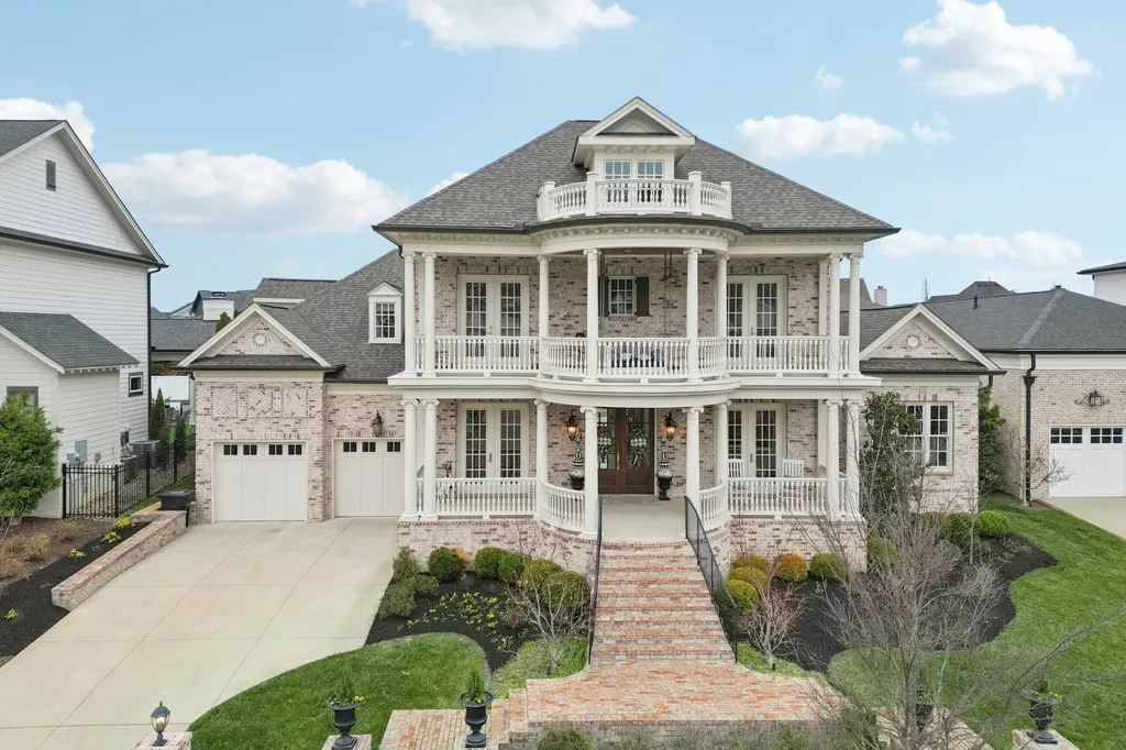 813 Stonewater Boulevard Franklin TN 37064