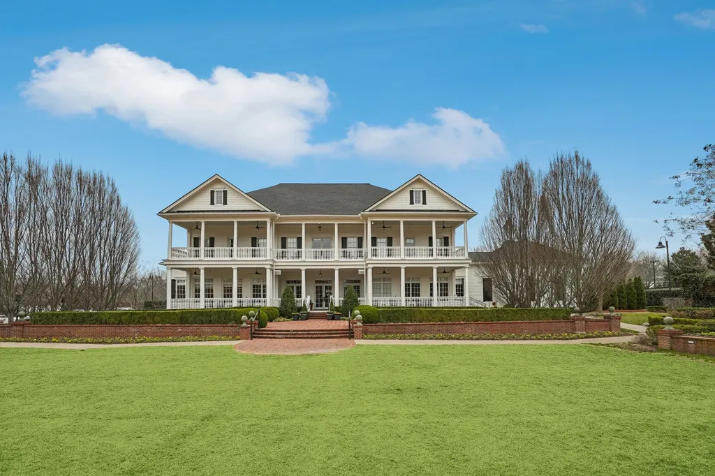 813 Stonewater Boulevard Franklin TN 37064