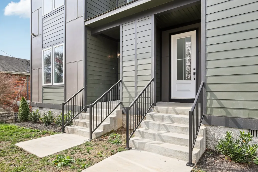 2213 18th Ave, N Nashville TN 37208