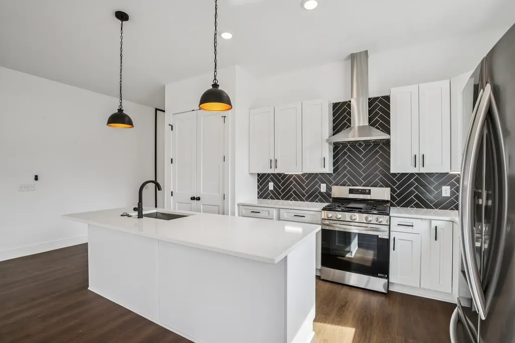 2211 18th Ave, N Nashville TN 37208