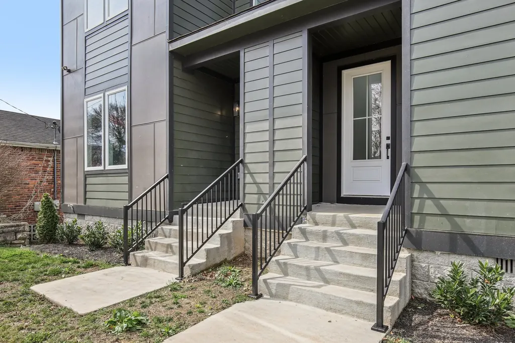 2211 18th Ave, N Nashville TN 37208
