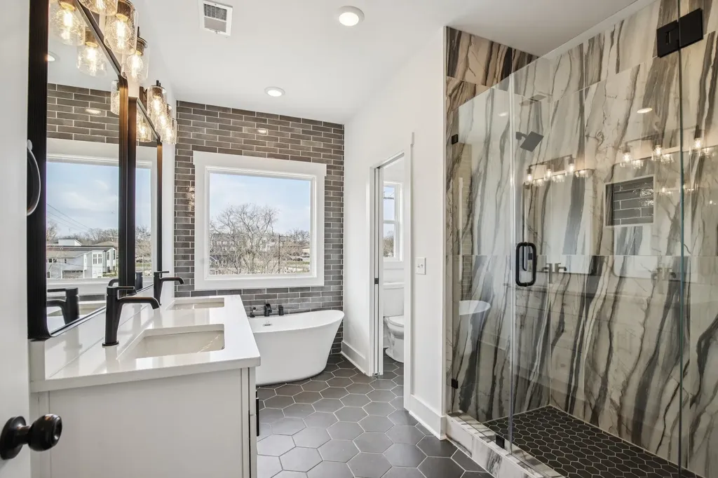 2211 18th Ave, N Nashville TN 37208