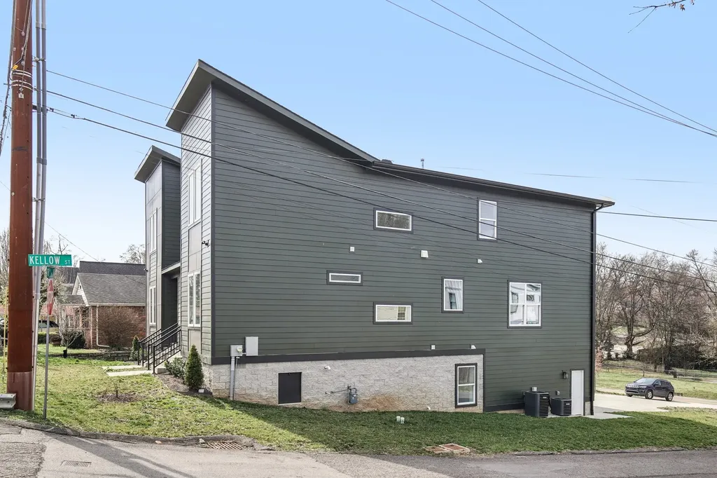 2211 18th Ave, N Nashville TN 37208